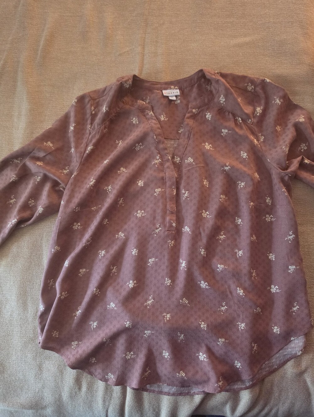 Torrid Dusty Mauve/Pink Floral V-neck Blouse